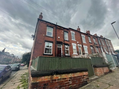 4 bedroom end of terrace house to rent Leeds, LS4 2NW