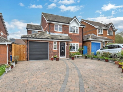 4 bedroom detached house for sale in Sheerwater Close, Bury St. Edmunds, IP32