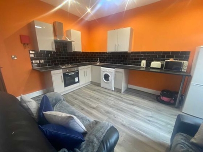 4 bedroom house share to rent Salford, M6 5LG