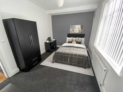 4 bedroom house share to rent Salford, M6 6DU