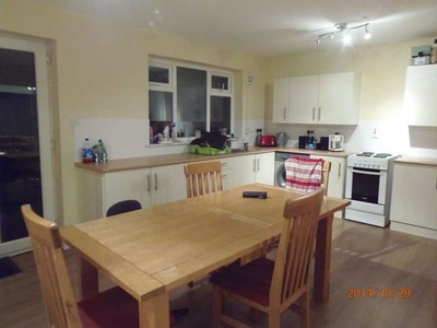 4 bedroom house to rent Salford, M7 2HG
