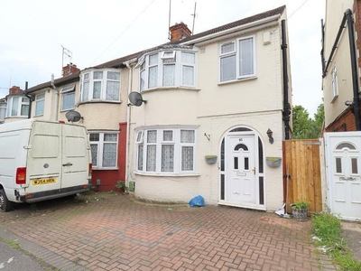 4 bedroom semi-detached house for sale in Chester Avenue, Challney, Luton, Bedfordshire, LU4 9SQ, LU4