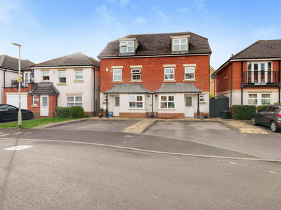 4 bedroom semi-detached house for sale in Cirrus Drive, Shinfield, Reading, RG2