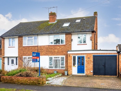 4 bedroom semi-detached house for sale in Fawcett Crescent, Woodley, Reading, RG5 3HX, RG5