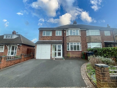 4 bedroom semi-detached house for sale in Heath Road, Hollywood, Birmingham, B47 5LR, B47