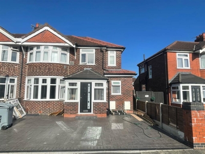 4 bedroom semi-detached house for sale in Norwich Road, Stretford, M32