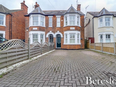 4 bedroom semi-detached house for sale in Ongar Road, Brentwood, CM15
