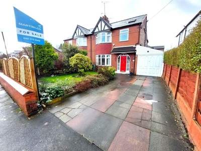 4 bedroom semi-detached house for sale in Park Road, Prestwich, M25 , M25
