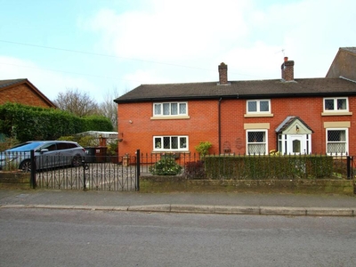 4 bedroom semi-detached house for sale in Simister Lane, Prestwich, M25