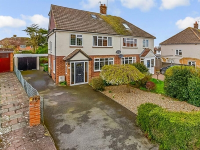 4 bedroom semi-detached house for sale in South Crescent, Coxheath, Maidstone, Kent, ME17