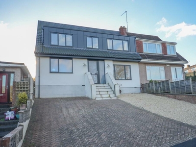 4 bedroom semi-detached house for sale in Valley Gardens, Downend, Bristol, BS16 6SF, BS16