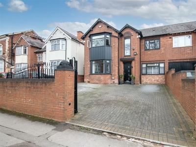 4 bedroom semi-detached house for sale in Victoria Road, Stechford, B33