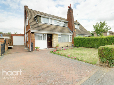 4 bedroom semi-detached house for sale in Westmorland Avenue, Luton, LU3