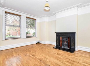 4 bedroom terraced house for rent in Longley Road, Tooting, SW17
