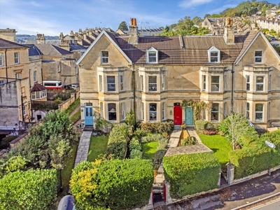 4 bedroom terraced house for sale in Eastbourne Villas, Bath, Somerset, BA1