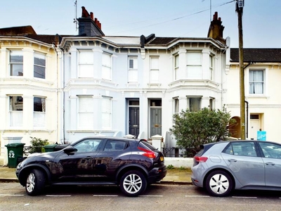 4 bedroom terraced house for sale in Grantham Road, Brighton, BN1