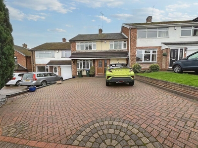4 bedroom town house for sale in Chatsworth Avenue, Great Barr, Birmingham, B43