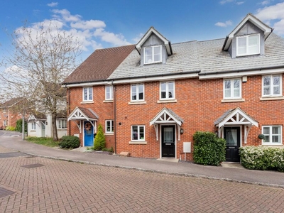 3 bedroom town house for sale in Shinfield, Reading RG2