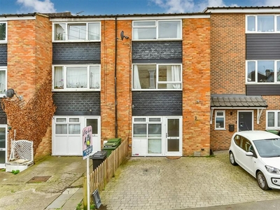 4 bedroom town house for sale in Lower Fant Road, Maidstone, Kent, ME16