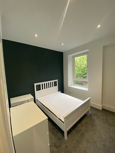 5 Bed Flat, Roslin Terrace, AB24