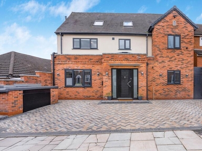 5 bedroom detached house for sale in Berwood Farm Road, Sutton Coldfield, West Midlands, B72