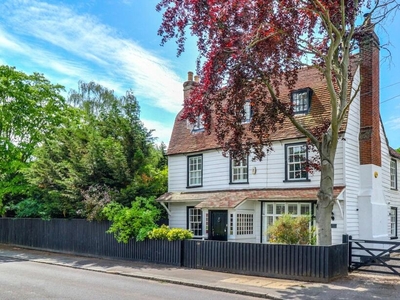 5 bedroom detached house for sale in Brentwood Road, Herongate, CM13