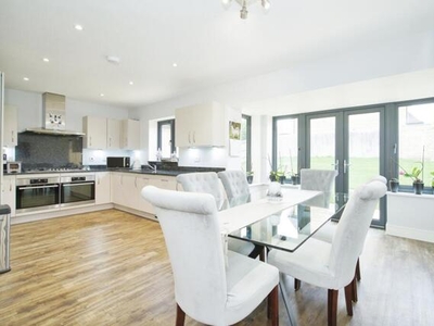 5 Bedroom Detached House For Sale In Swindon