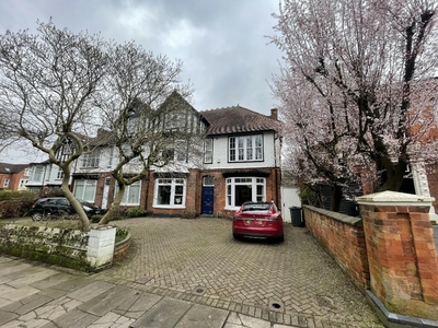 5 bedroom semi-detached house for sale in Montague Road, Birmingham, B16