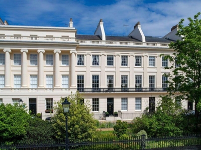 5 bedroom terraced house for sale in Gloucester Gate, Regent's Park, London, NW1