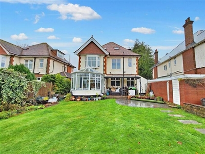 6 bedroom detached house for sale in Queens Park, BH8