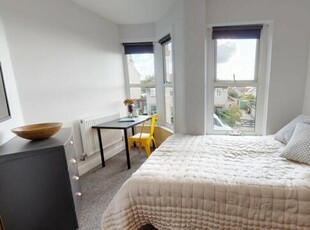 6 Bedroom Semi-detached House For Rent In Fishponds, Bristol
