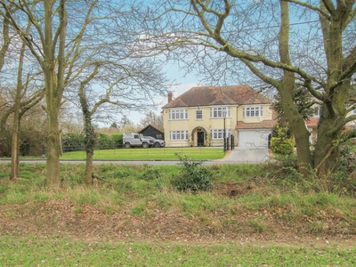 7 bedroom detached house for sale in ** SIGNATURE HOME ** Blackmore Road, Hook End, CM15