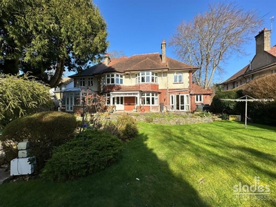 7 bedroom detached house for sale in Family Home plus 2 bedroom Annexe, Talbot Woods, Bournemouth, BH3