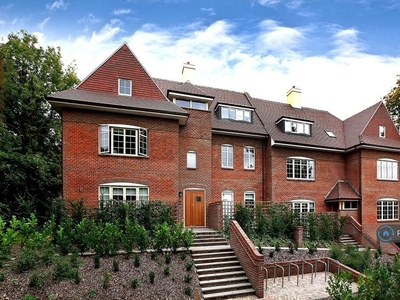 7 bedroom flat for rent in Sarum Road, Winchester, SO22