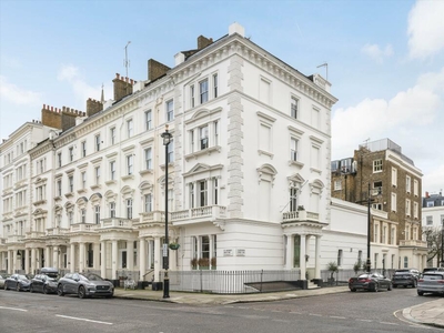 7 bedroom terraced house for sale in St Georges Drive, Pimlico, London, SW1V