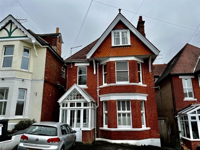 Beaulieu Road, Alum Chine, Bournemouth, Dorset, BH4 1 bedroom flat/apartment in Alum Chine