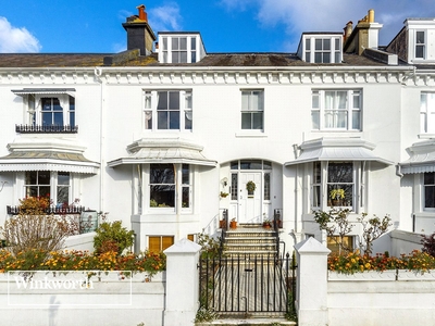Clifton Terrace, Brighton, East Sussex, BN1 2 bedroom flat/apartment
