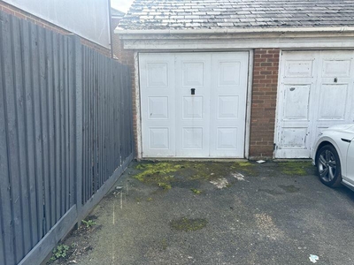 Detached house for rent in 38 Adisham Green, Sittingbourne, ME10