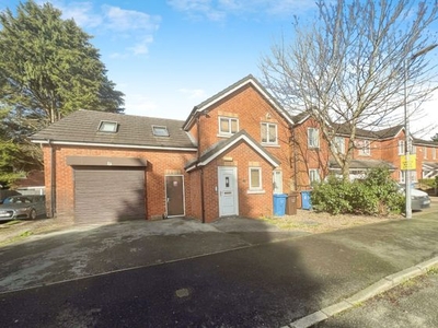 Detached house to rent Manchester, M27 5QW