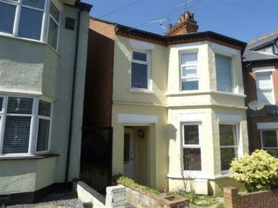 Flat to rent Hadleigh, SS9 1SF