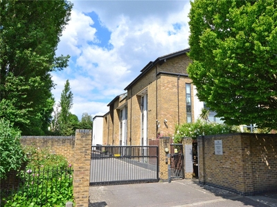 Meadowcourt Road, Blackheath, London, SE3 2 bedroom flat/apartment