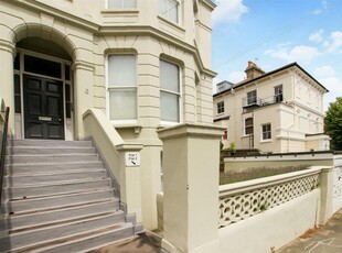 Studio apartment for rent in Alfred Road, Brighton, East Sussex, BN1