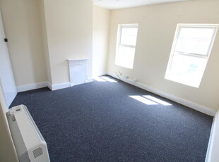 Studio flat for rent in Shirley Road, Luton, LU1 1NZ, LU1