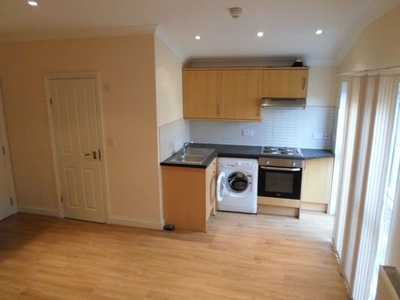 Studio flat to rent London, NW10 7RB