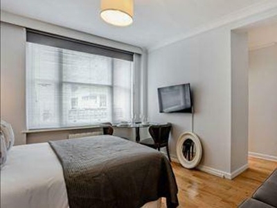 Studio flat to rent London, W1J 5NA