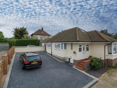 2 bedroom detached bungalow for sale in Ivydore Avenue, Worthing, BN13