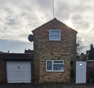 1 bedroom detached house for sale in Westbourne Road, Bedford, Bedfordshire, MK40