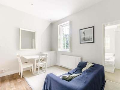 1 bedroom flat for rent in Clapham Common South Side, Clapham Common South Side, London, SW4