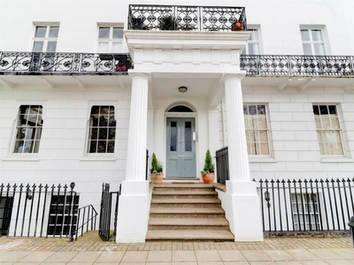 1 bedroom flat for rent in Clarendon Square, Leamington Spa, CV32