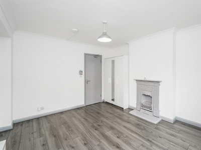 1 bedroom flat for rent in Elphinstone Road, Walthamstow, E17